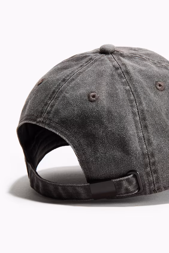 Бейсболка из хлопкового штанного материала с вышивкой