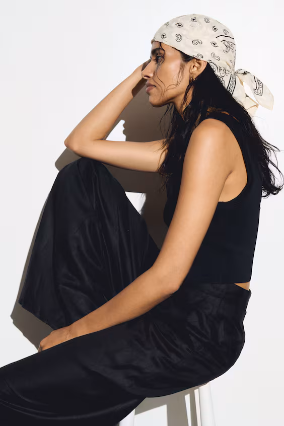 Платок с английской вышивкой