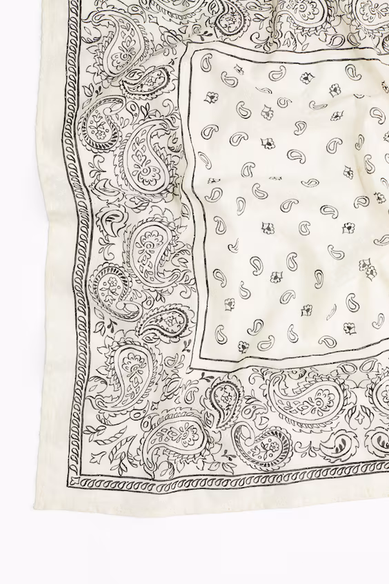 Платок с английской вышивкой