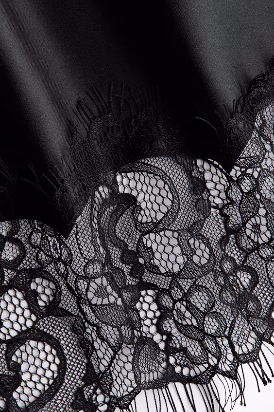 Большой треугольный платок с кружевом