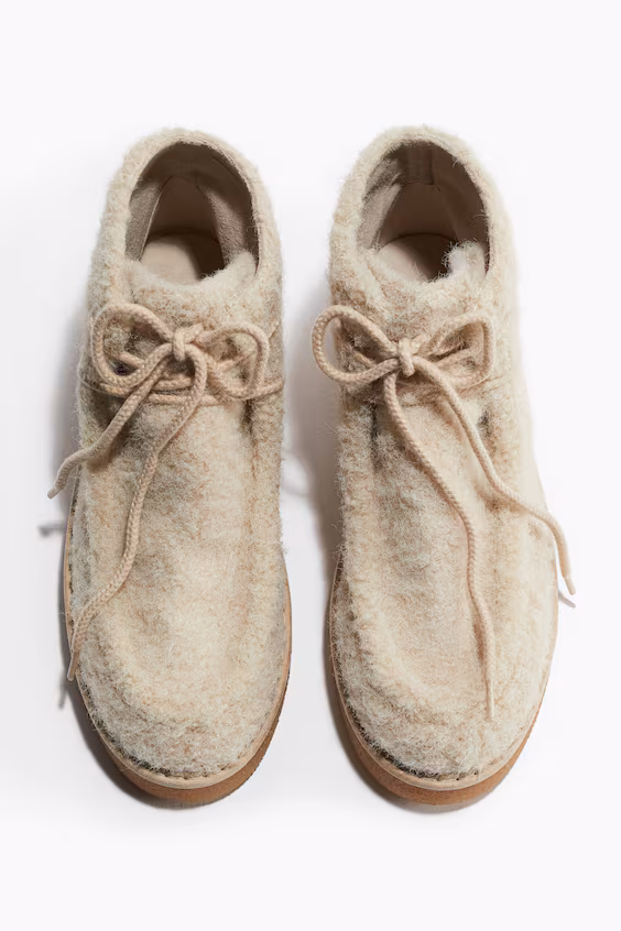 Ботинки на шнуровке