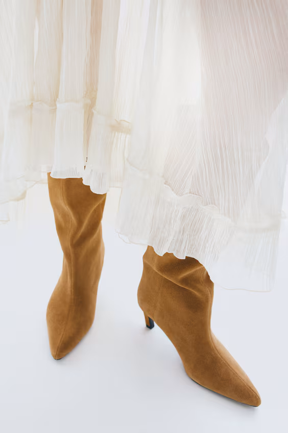 Сапоги на плоской подошве из кожи до колена