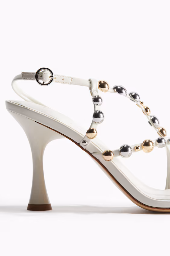 Босоножки на высоком каблуке с ремешками