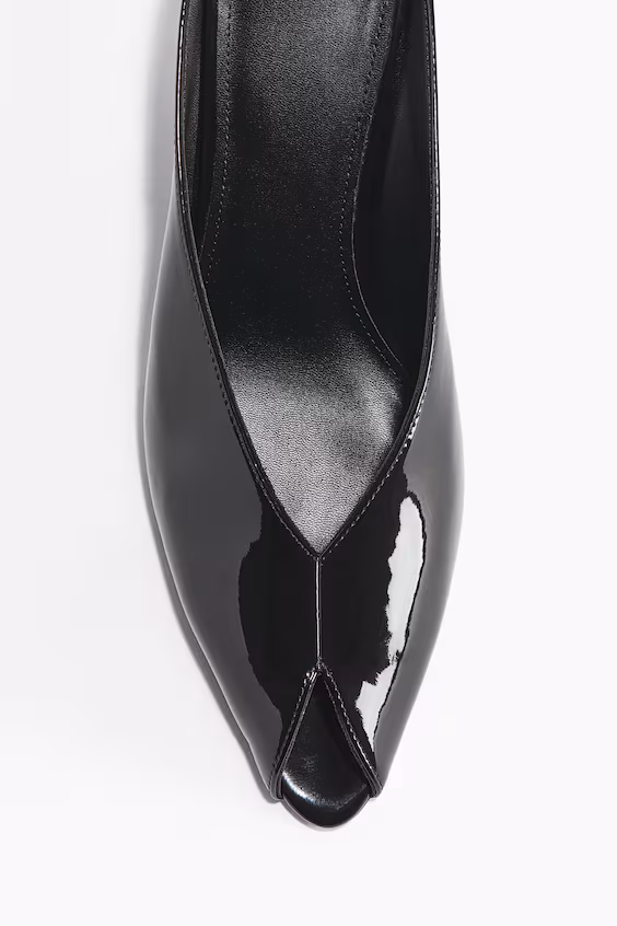 Туфли на устойчивом хомуте