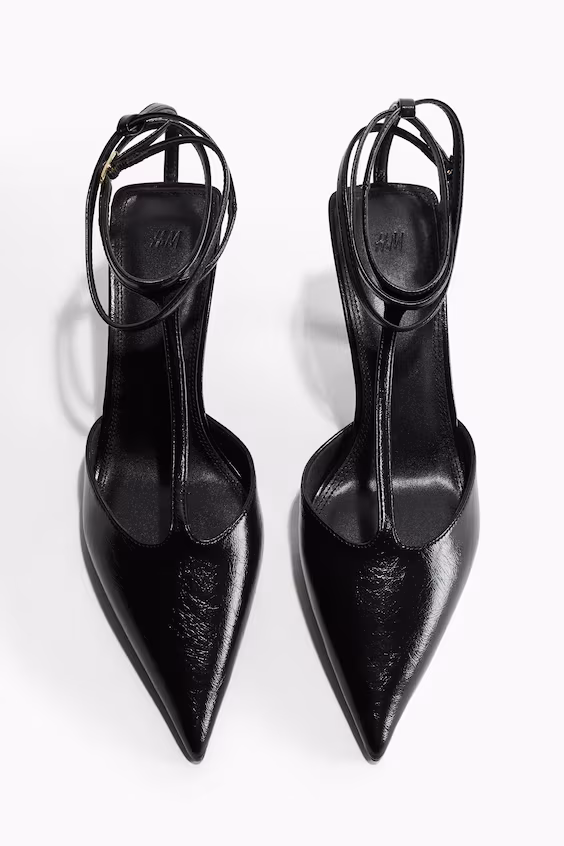 Босоножки на высоком каблуке с ремешком