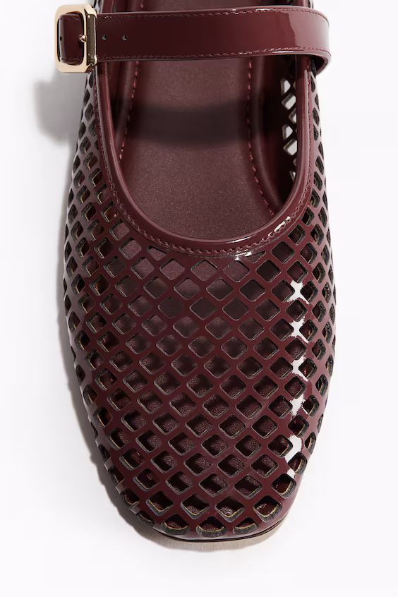 Туфли mary jane с перфорацией