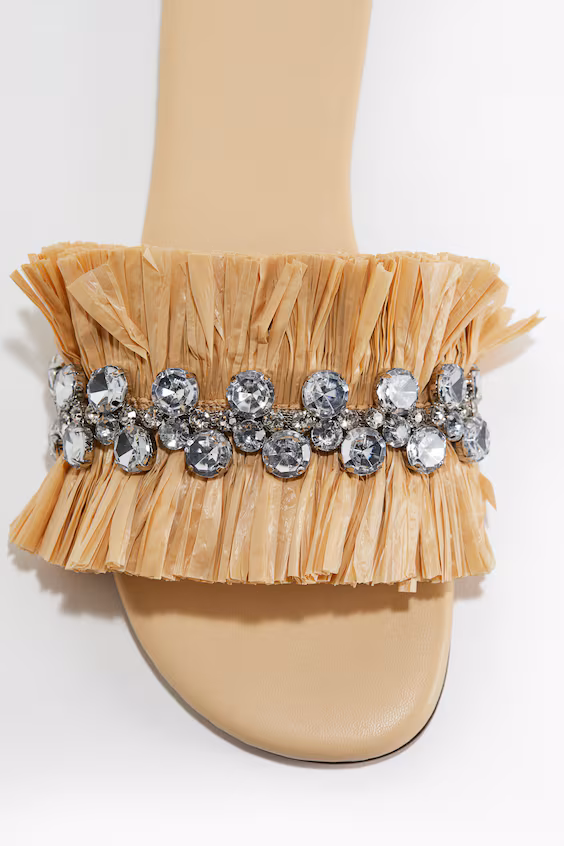 Сандалии с кристаллами