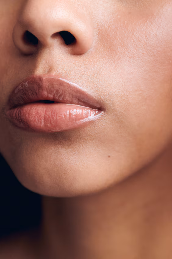 Блестящая губная помада hyper gloss