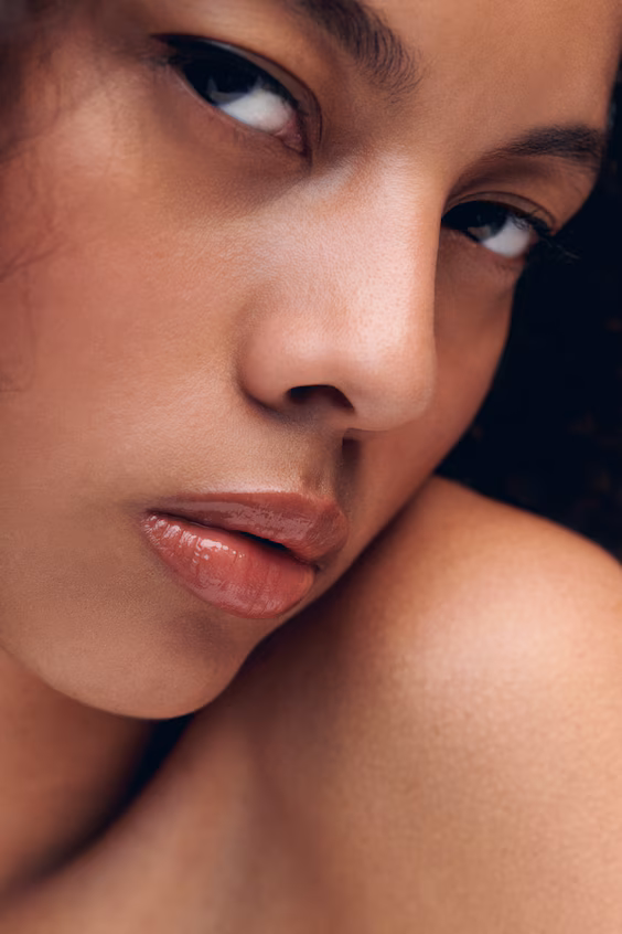 Блестящая губная помада hyper gloss