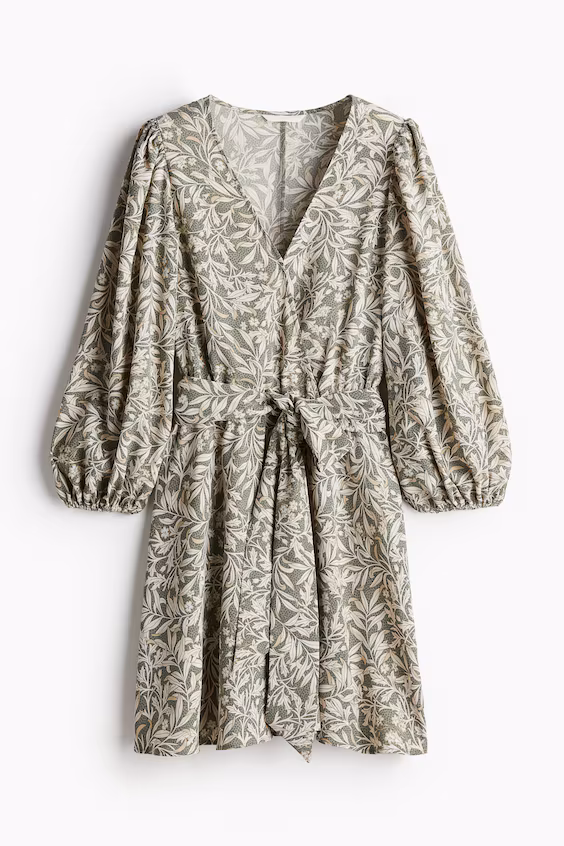 Платье с поясом на завязках