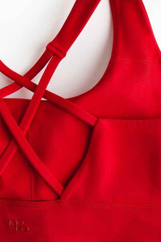 Спортивный бюстгальтер средней поддержки с технологией softmove™