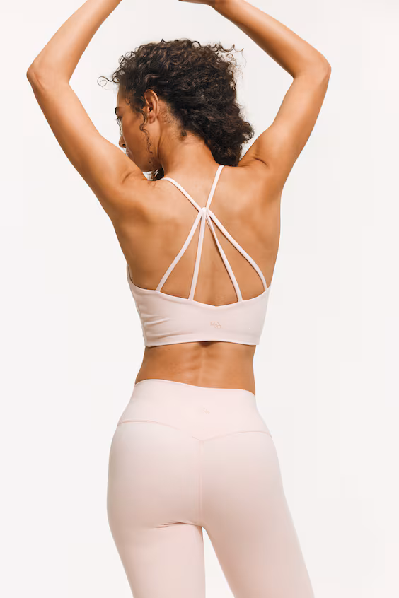 Спортивный бюстгальтер с низкой поддержкой и технологией softmove™