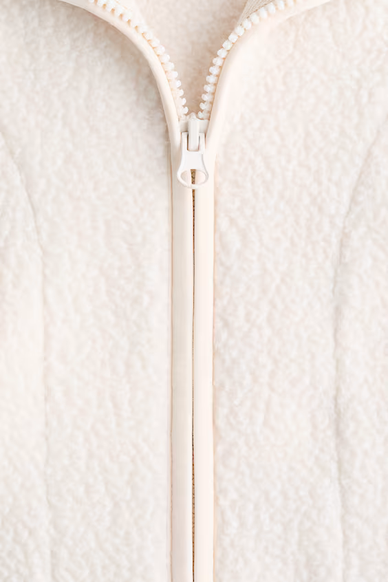 Спортивная куртка из меха