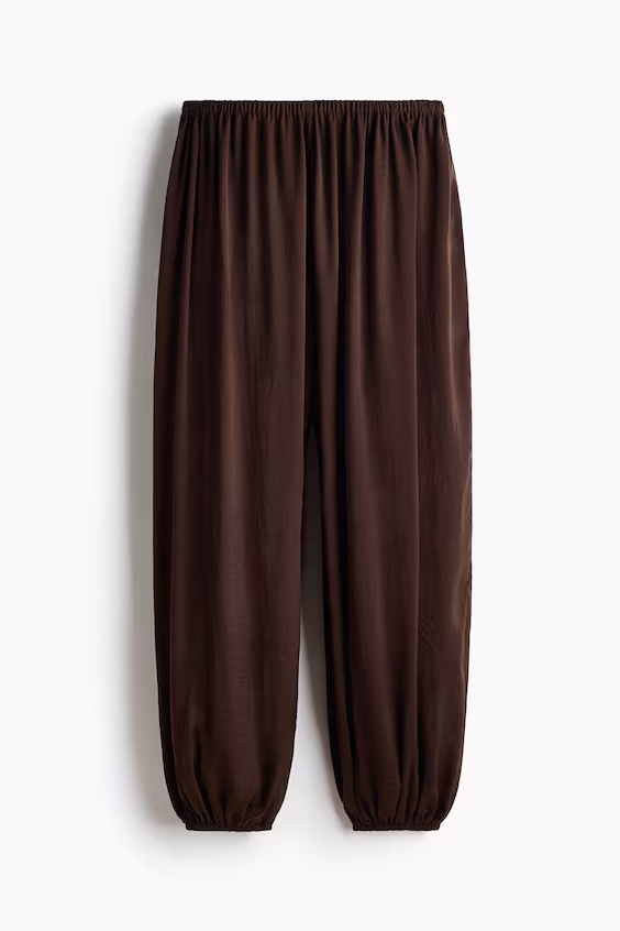 Брюки из атласа с объемными брючинами