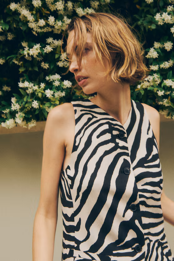 Длинный жилет