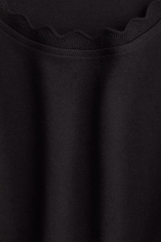 Платье из джерси с волнами по краям