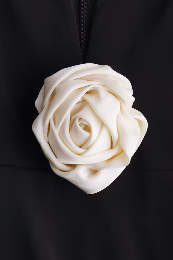 Платье с розой