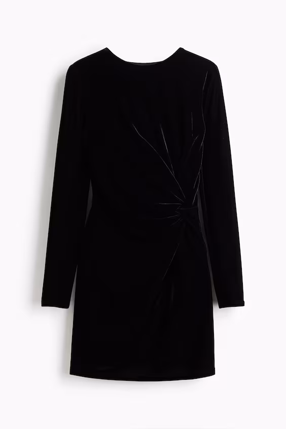 Платье с скрученным деталями