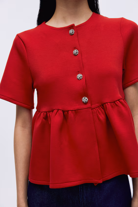 Свитер с баской