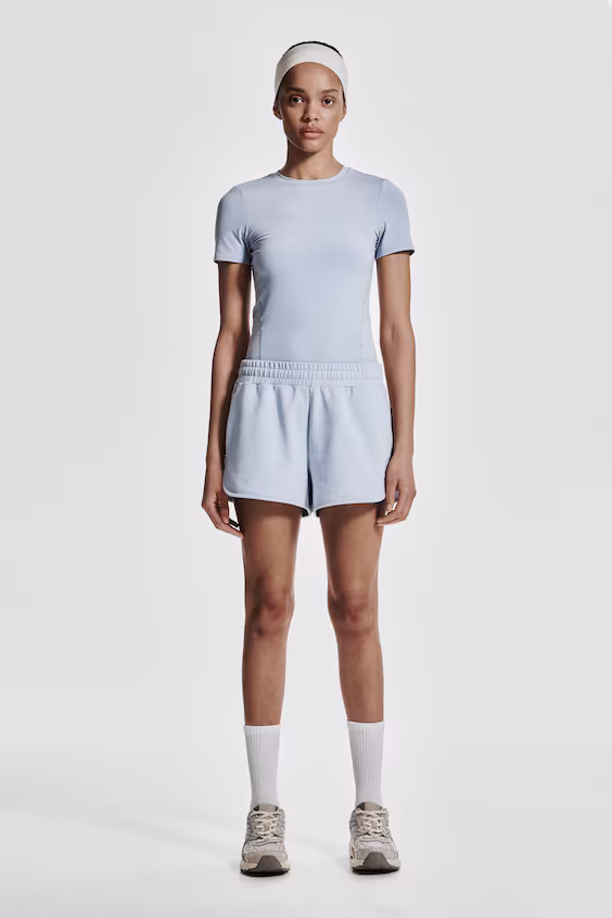 Спортивные шорты