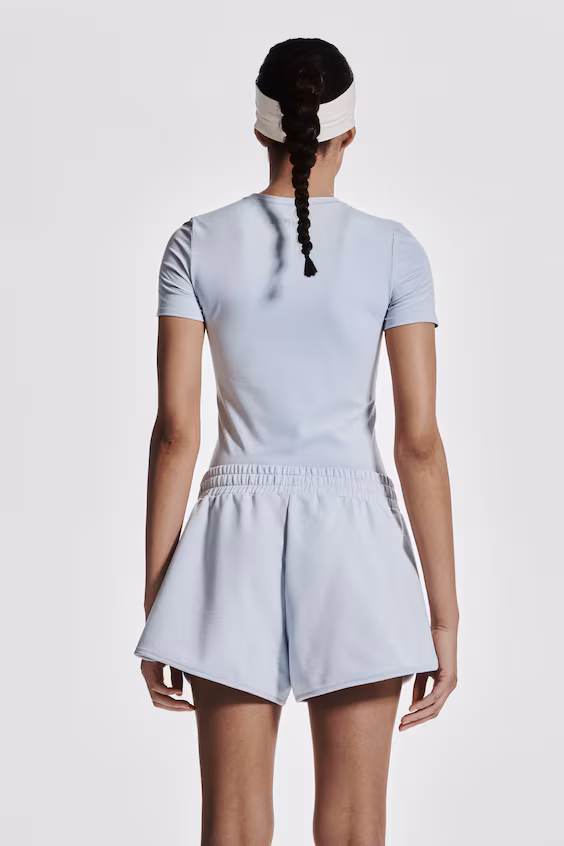 Спортивные шорты