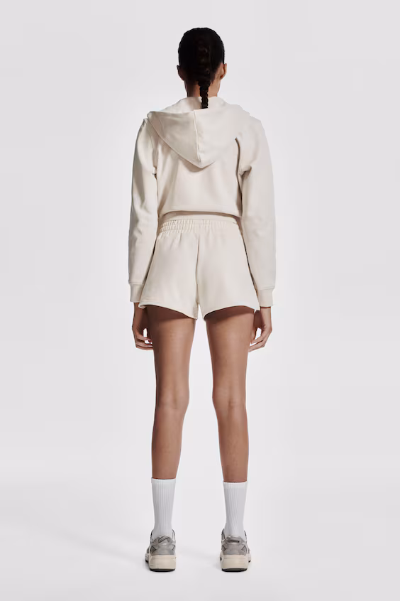 Спортивные шорты