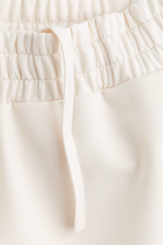 Спортивные шорты