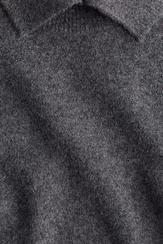 Свитер с высоким воротником