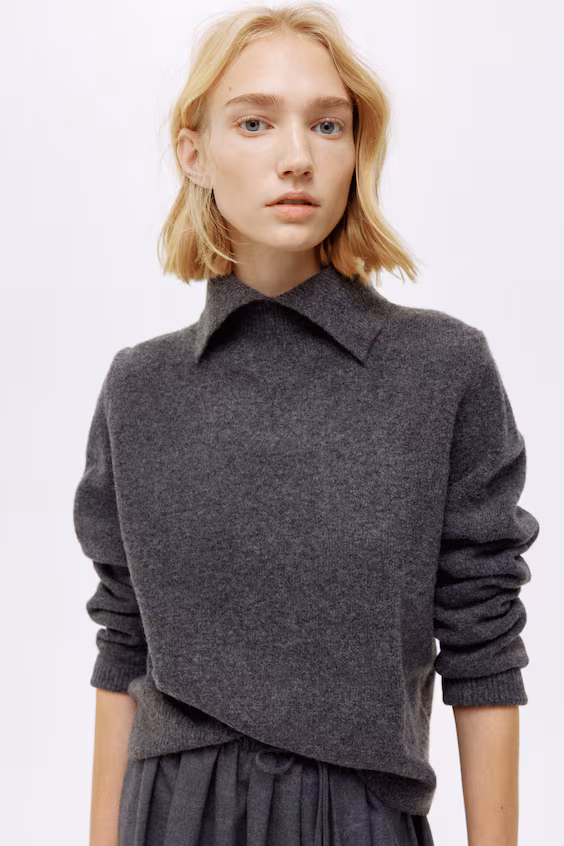 Свитер с высоким воротником