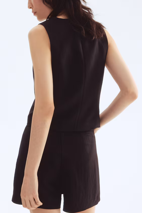 Короткий жилет