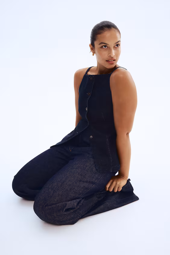 Жилет в джинсах с завязками