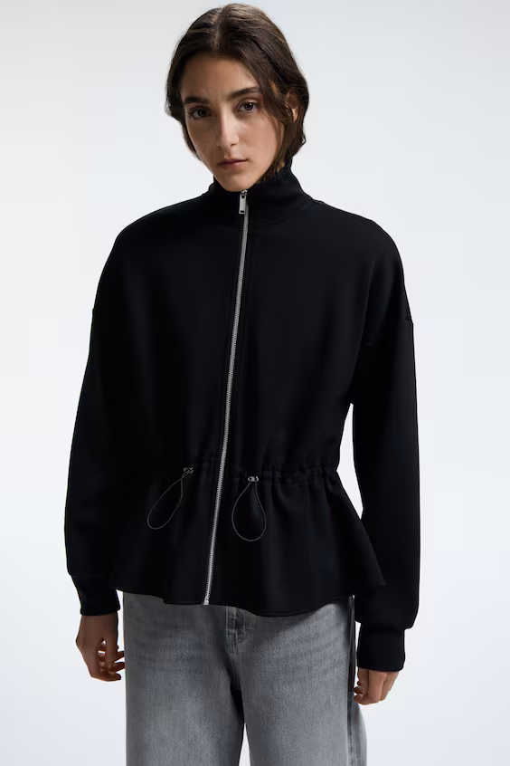 Куртка с молнией и баской