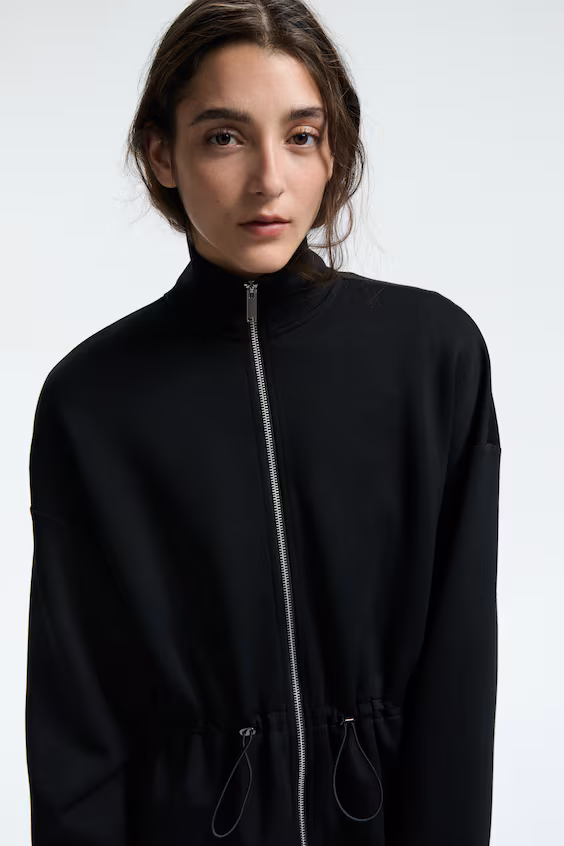 Куртка с молнией и баской