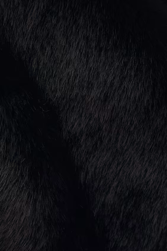 Пушистое пальто с лацканами