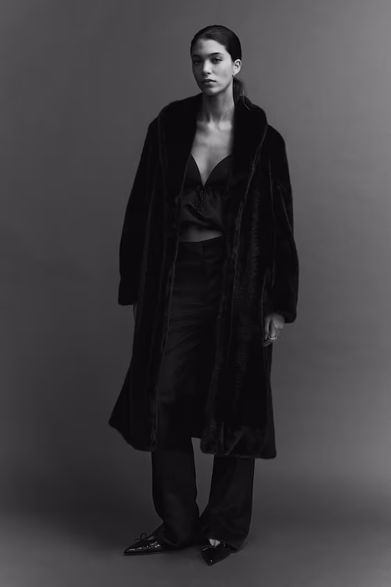 Пушистое пальто с лацканами