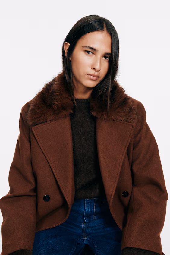 Морской пиджак с меховым воротником