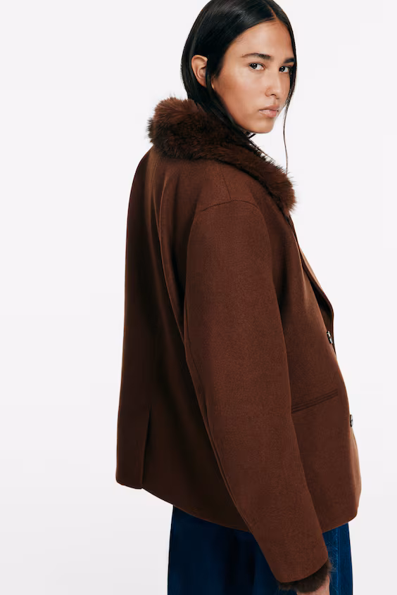 Морской пиджак с меховым воротником