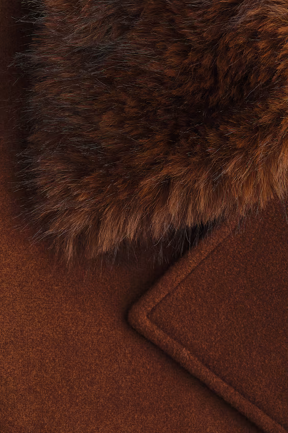 Морской пиджак с меховым воротником