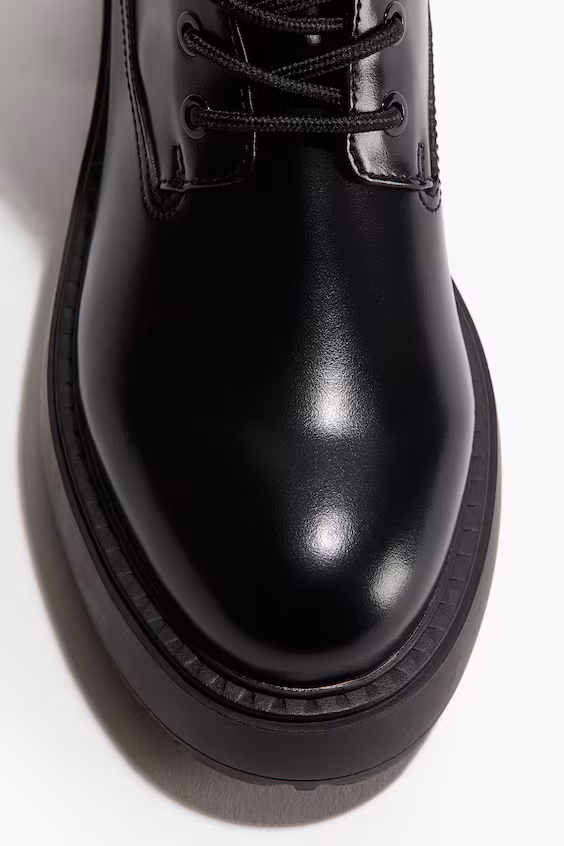 Ботинки на шнуровке