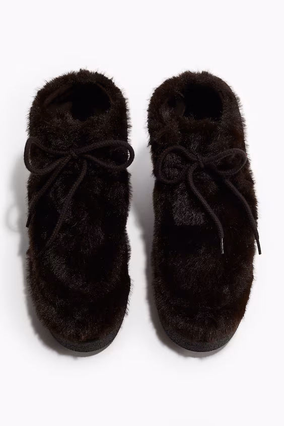 Ботинки на шнуровке