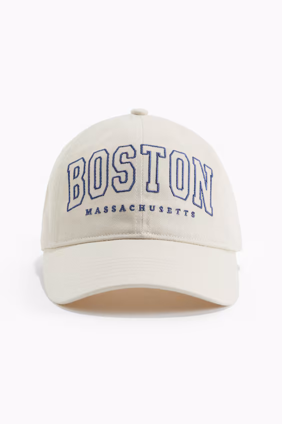 Бейсболка из хлопкового холста с вышитым узором