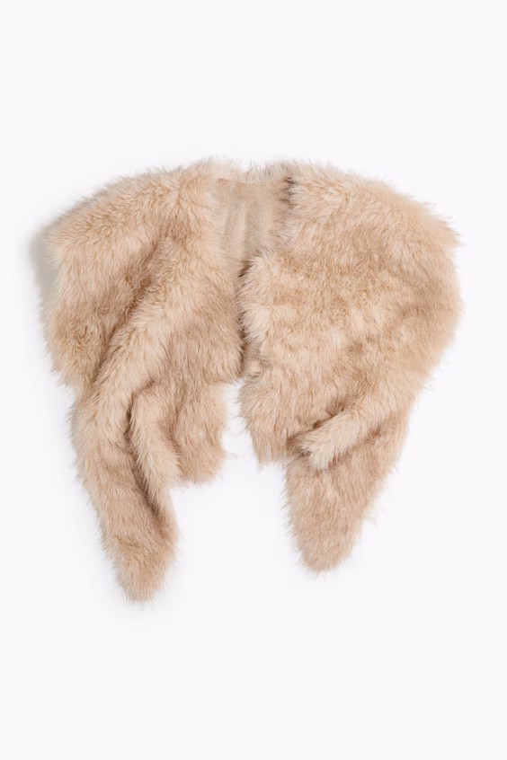 Асимметричный воротник