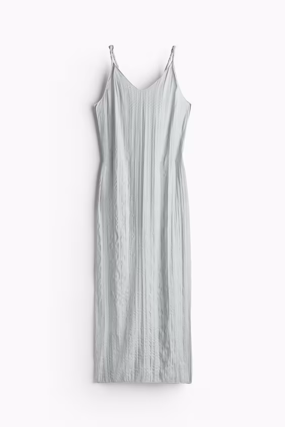 Платье из помятого атласа с запахом