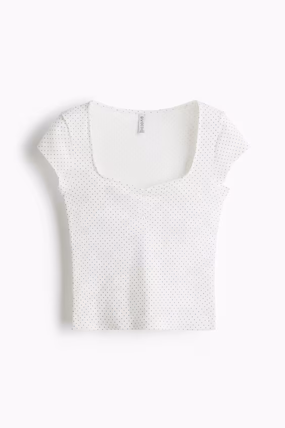 Футболка в рубчик с вырезом лодочкой