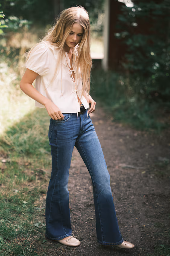 Блузка с завязками спереди