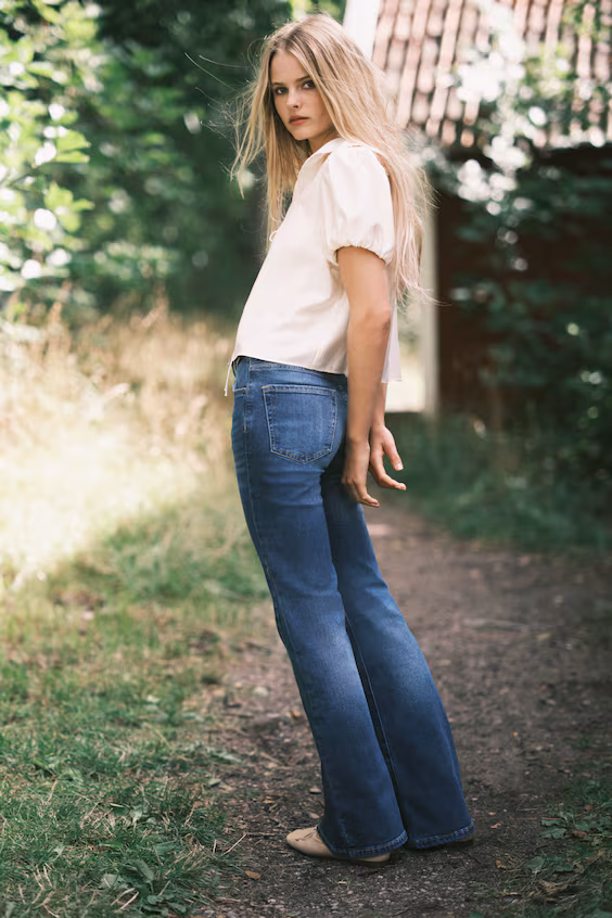 Блузка с завязками спереди