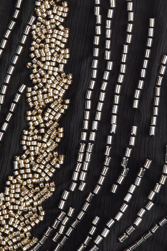 Топ на шею с декором