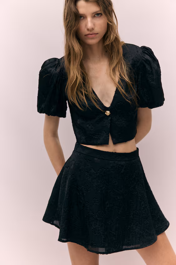 Короткая блузка из жаккардовой ткани