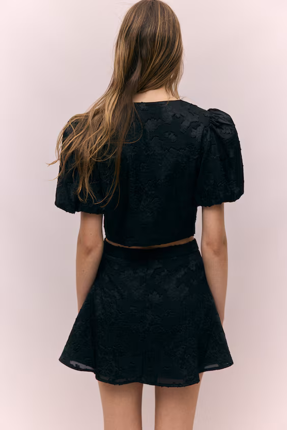 Короткая блузка из жаккардовой ткани