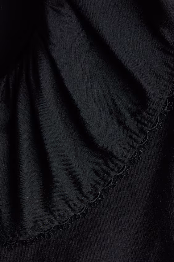 Блузка с завязками спереди